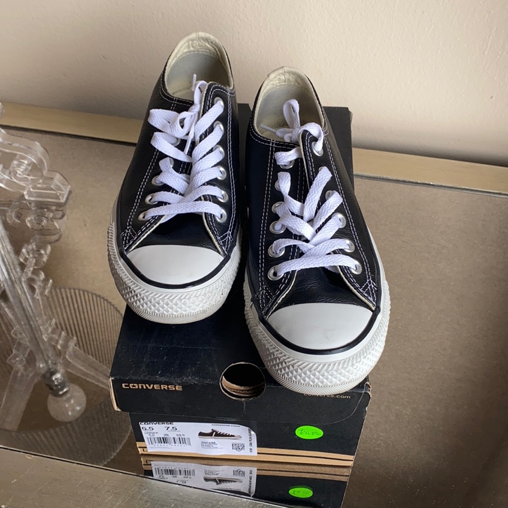 Converse leather women